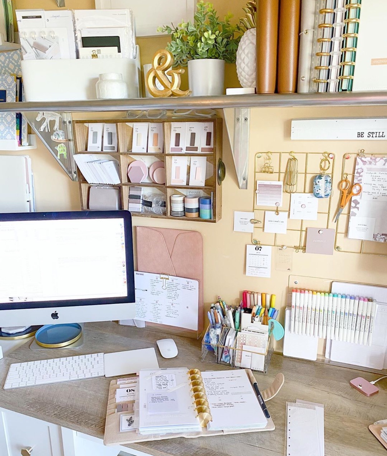 48 Cute Desk Space Decor to Have for Yourself - atinydreamer