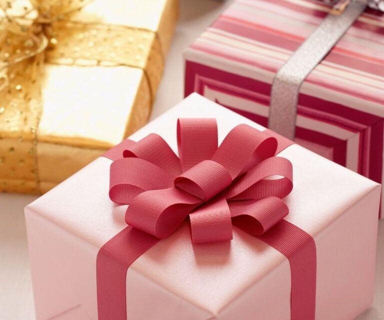 36 Wondrous Gifts Under $15 that Everyone Will Love