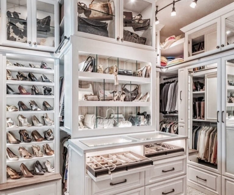 55 Best Luxury Walk-in Closet for the Princess Dream