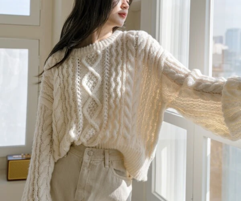 32 Perfect White Knit Sweaters to Get for a Chic Winter