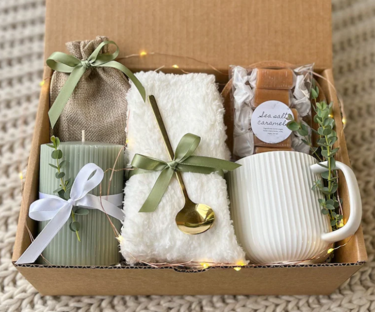45 Best Gift Boxes for Women to make her day