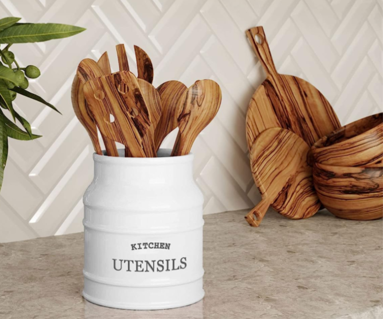 15 Best Rustic Farmhouse Kitchen Decor You Need to Get